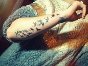demi-lovato-new-tattoo-faith-birds-photo.jpg